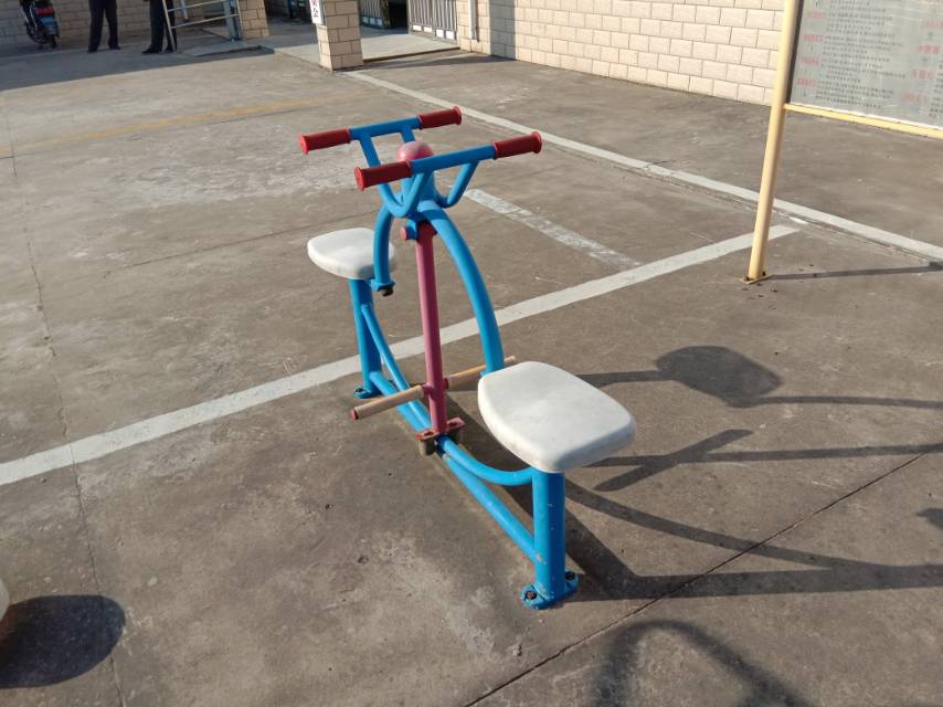 下肢锻炼器