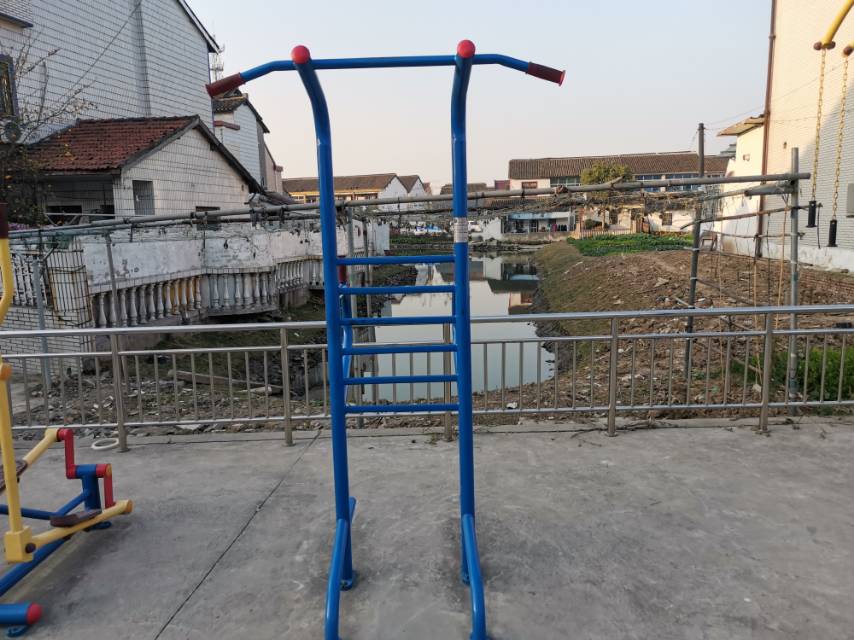 多功能训练器