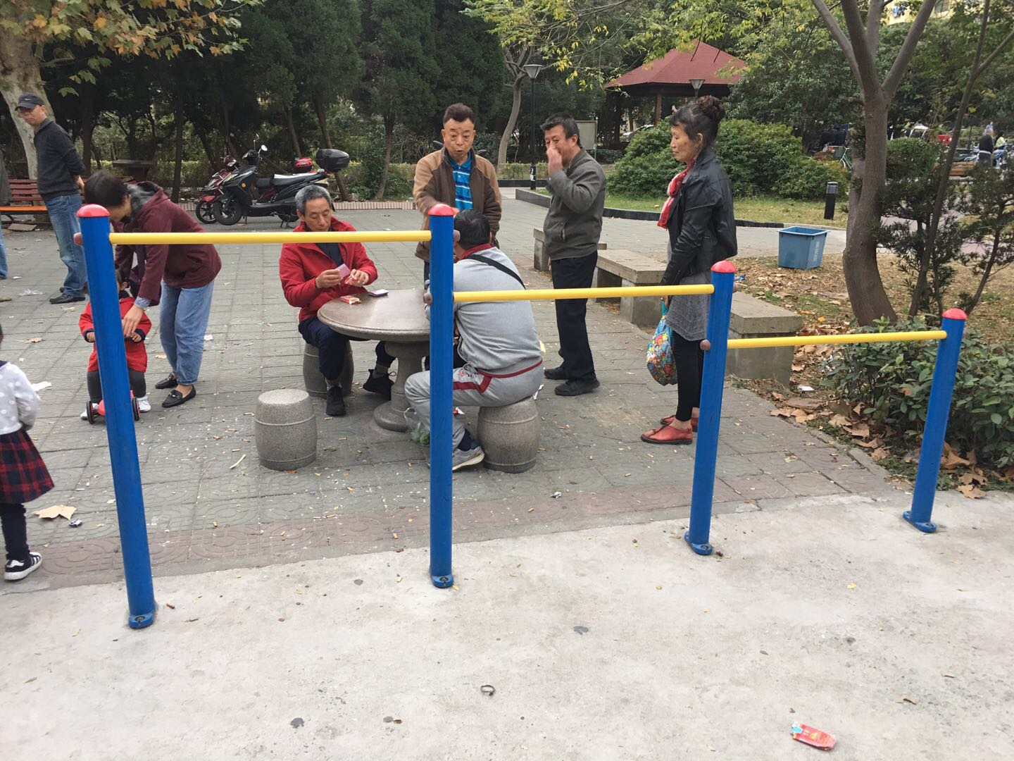 压腿杠