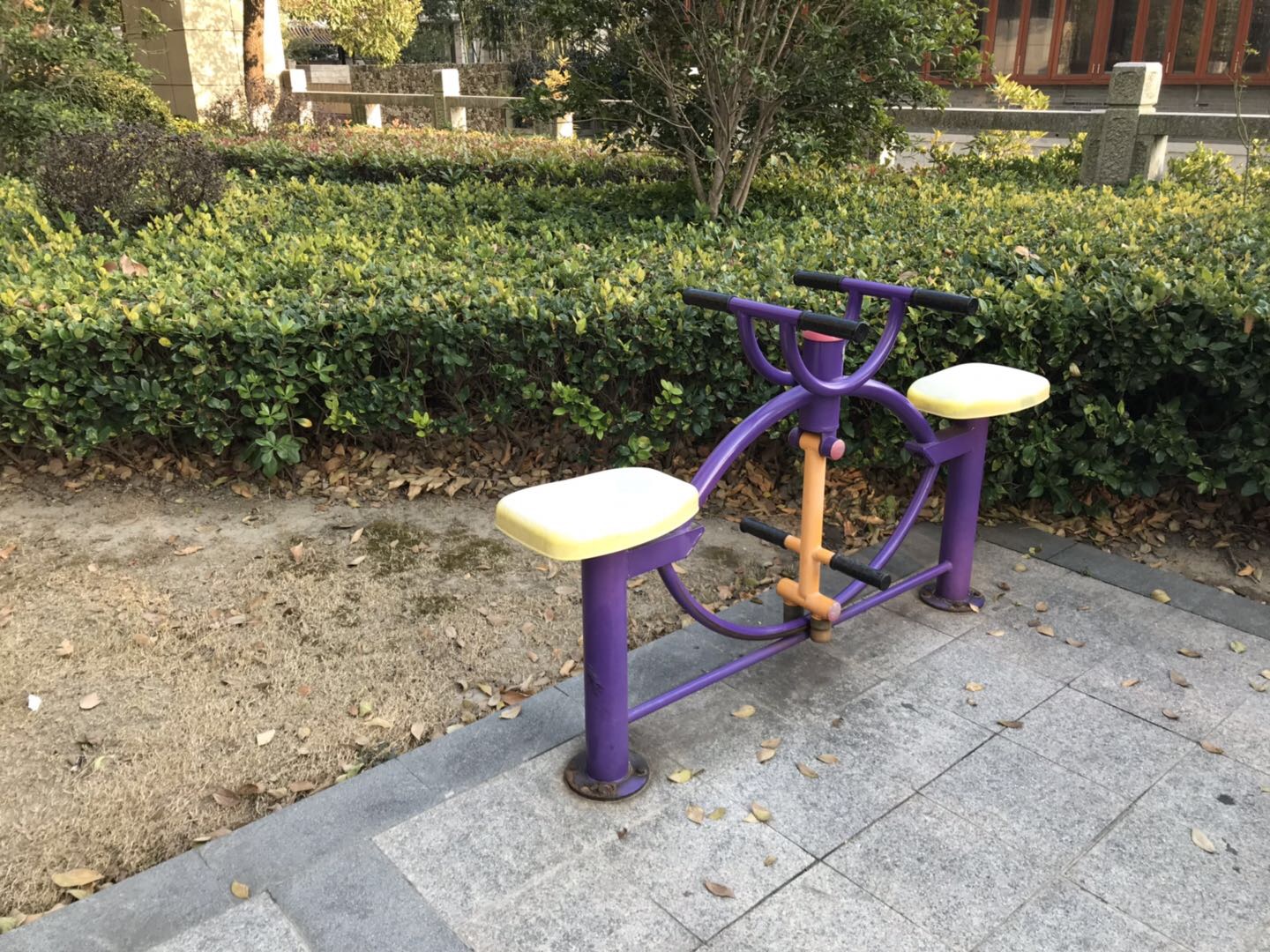 下肢训练器