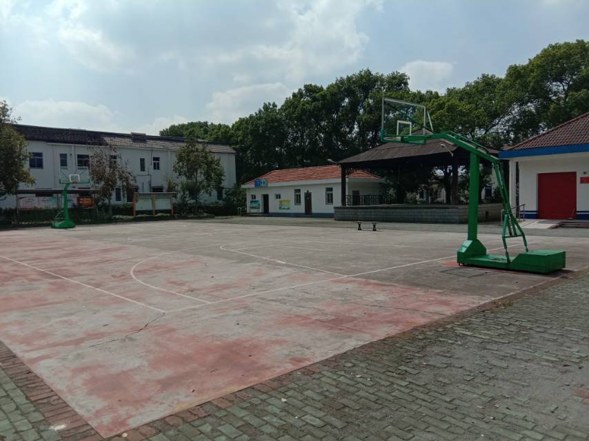 许家草篮球场
