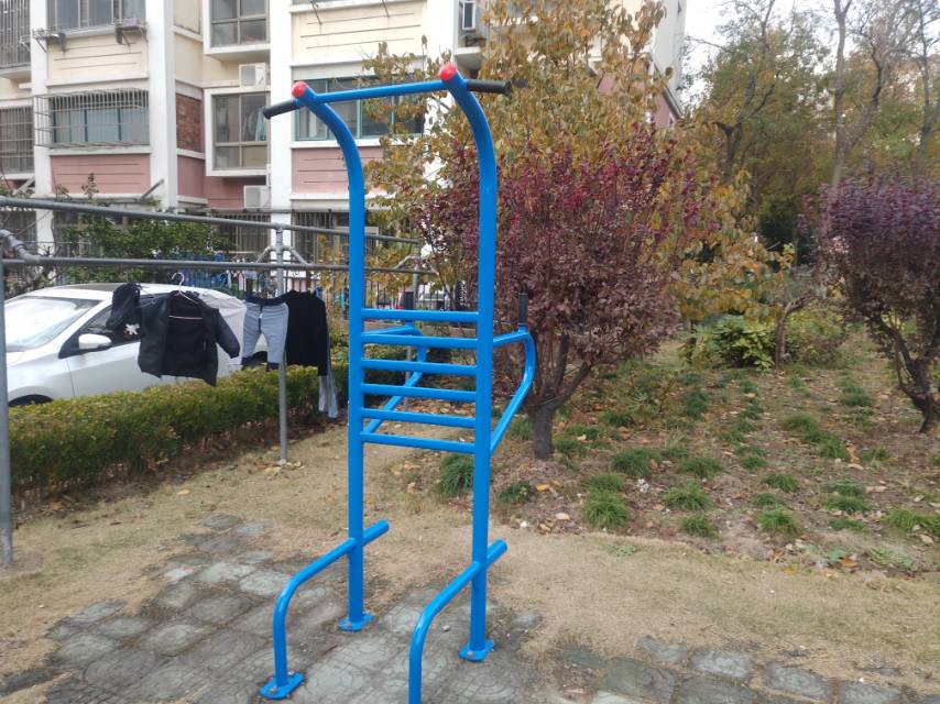 多功能训练器