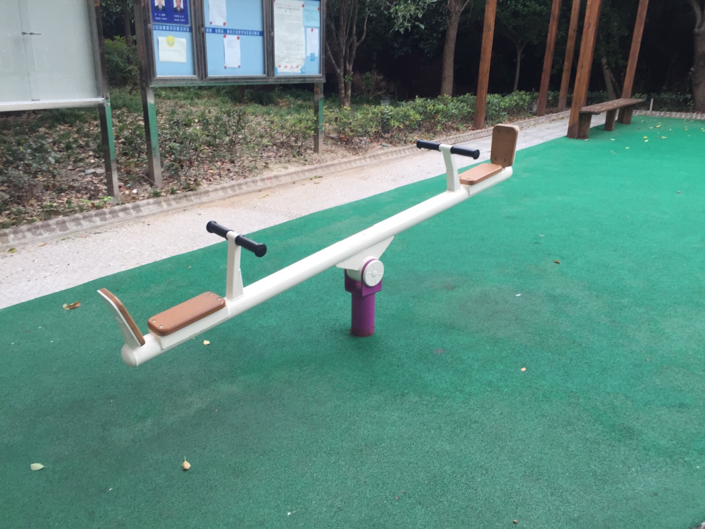 儿童跷跷板