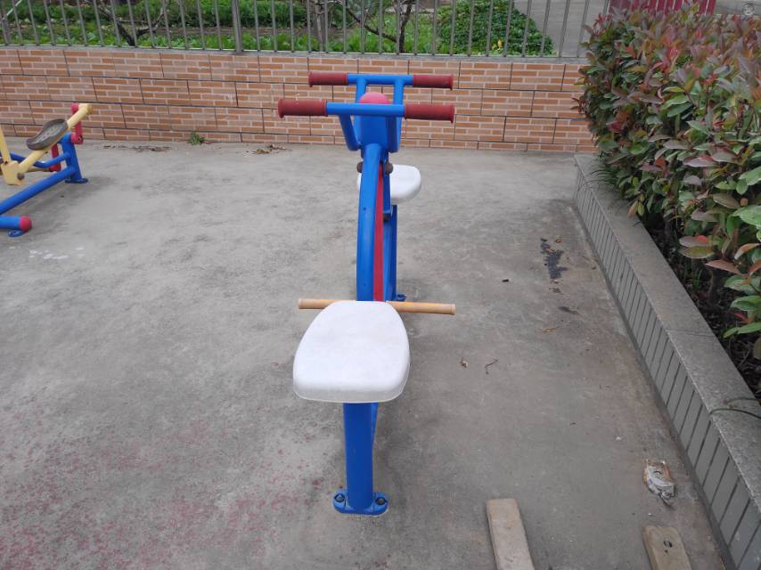 下肢锻炼器