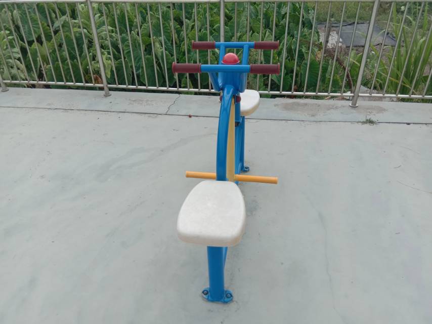 双人蹬腿器
