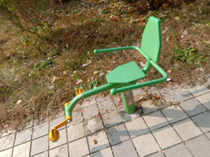 斜躺健身车