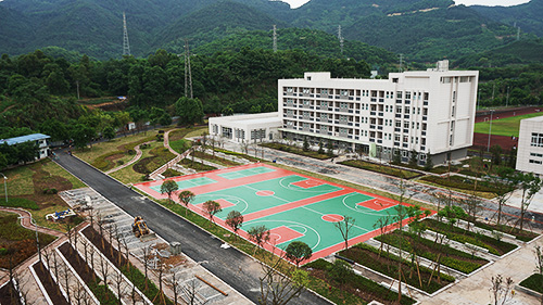 20年重庆市体育运动学校室内外硅PU场地