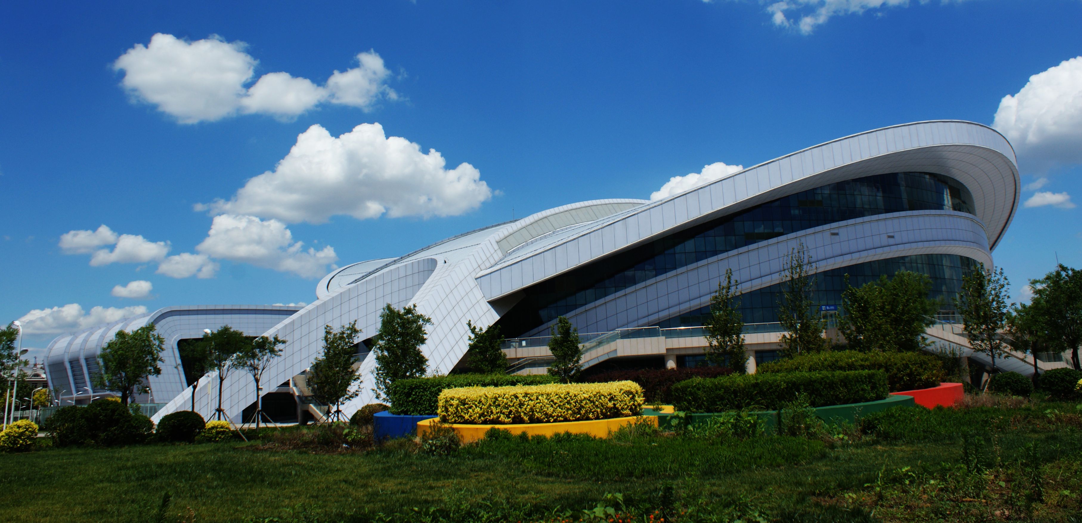 东丽体育馆位于天津天津市东丽区丰年街道先锋东路3号,2022年度数据