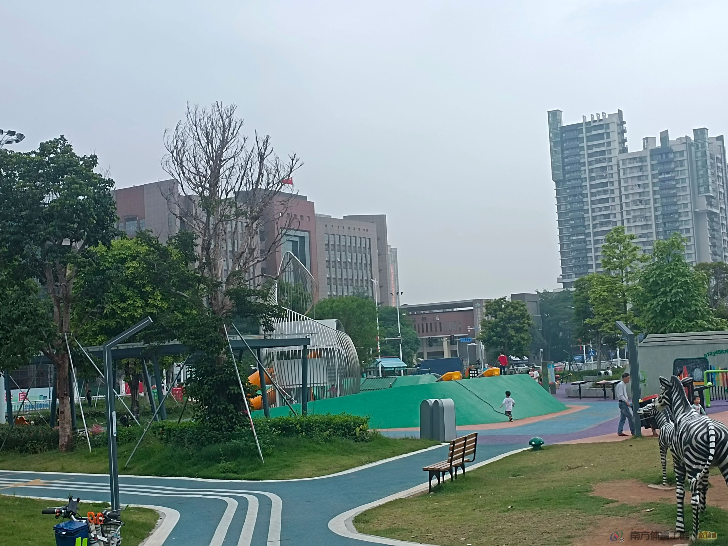 广东省东莞市东莞市区道滘镇闸口村村民委员会东莞市道滘镇儿童乐园-体育公园塑胶跑道工程