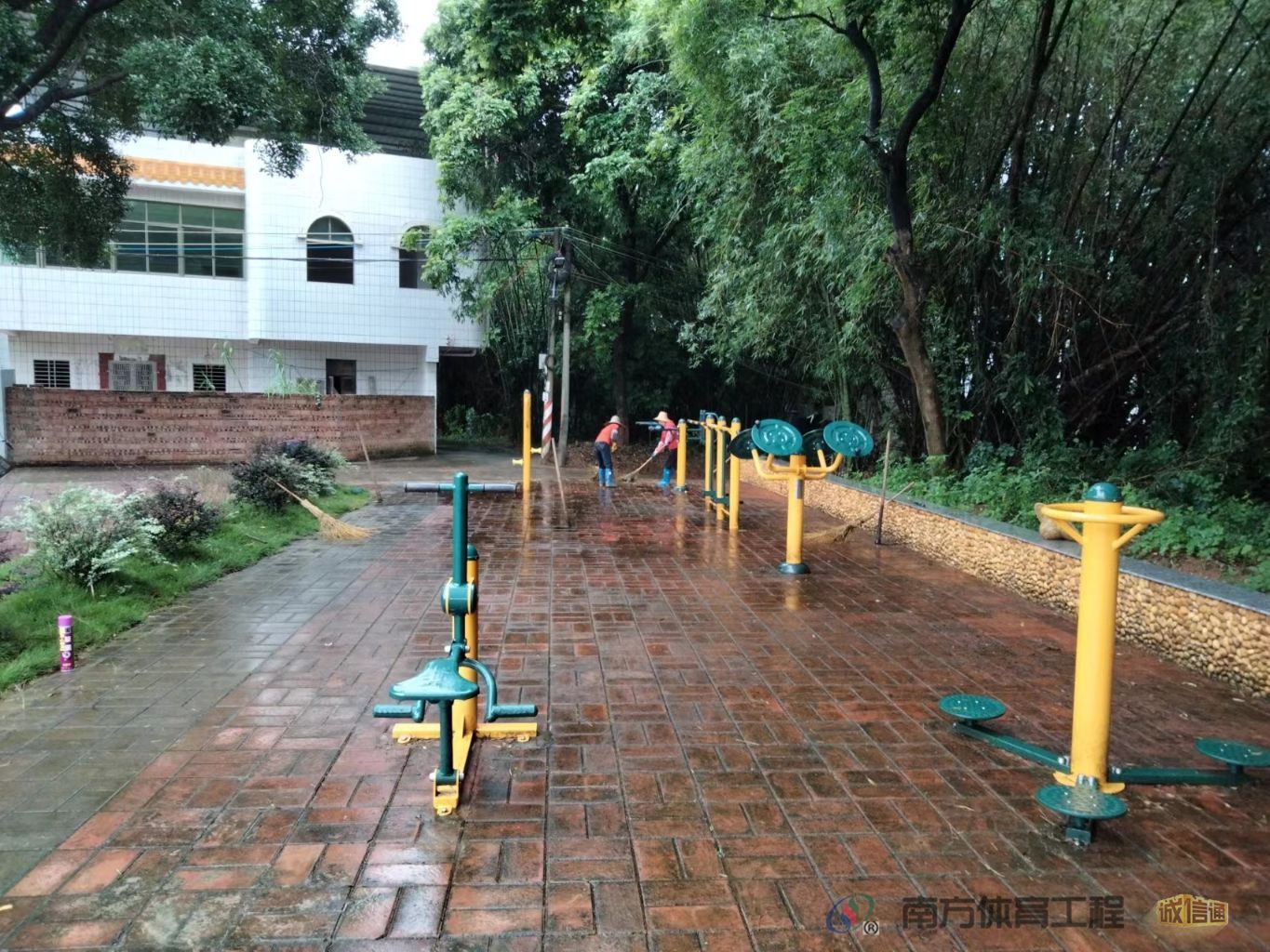 广东省梅州市梅江区西郊街道桃西村委会桃西村11组健身场塑胶跑道工程
